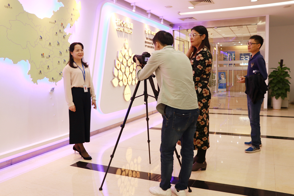 1512293408950093.jpg 2 深化校企合作 培養(yǎng)人才共贏.jpg